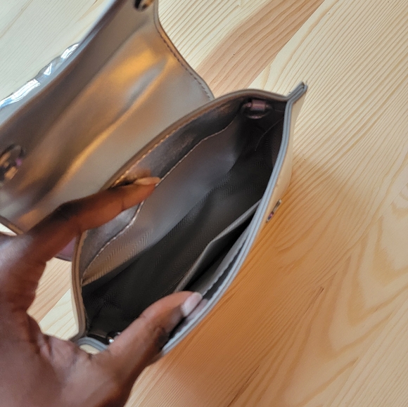 Metallic Hanbag - Picture 4 of 12